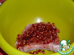Свинина с гранатом и розмарином