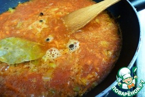 Тефтели из индейки в томатно-овощном соусе