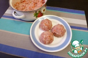 Тефтели из индейки в томатно-овощном соусе