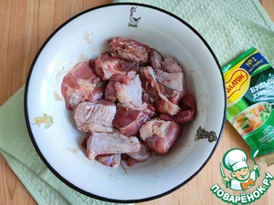 Тушеный батат с уткой и чесноком