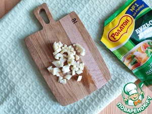 Тушеный батат с уткой и чесноком