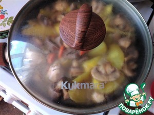 Тушёная говядина с грибами, горошком, картофелем