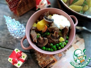 Тушёная говядина с грибами, горошком, картофелем