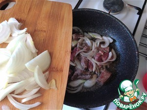 Тушёная говядина с грибами, горошком, картофелем