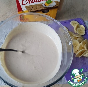 Творожный десерт с финиками и бананом Творожный десерт с финиками и бананом