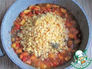 Тыквенное рагу с горохом и грибами