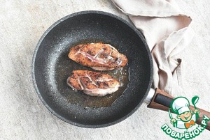 Утиная грудка с брусничным соусом Утиная грудка с брусничным соусом