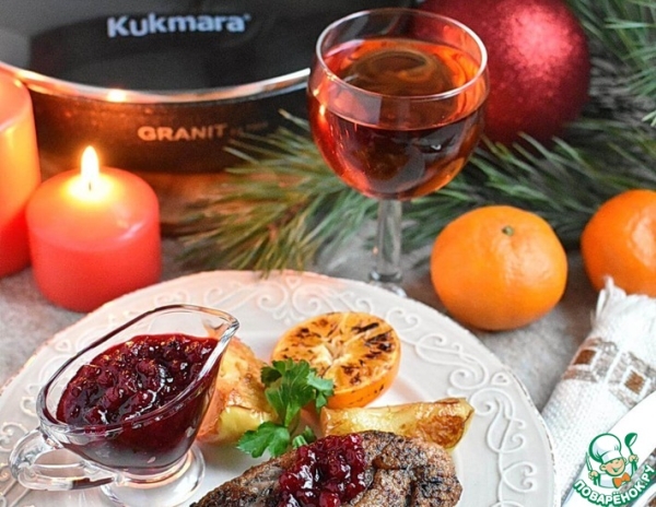 Утиная грудка с брусничным соусом Утиная грудка с брусничным соусом