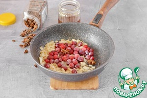 Утиная грудка с луком и клюквой Утиная грудка с луком и клюквой