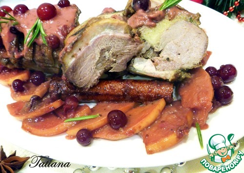 Утиные грудки с айвой под клюквенным соусом Утиные грудки с айвой под клюквенным соусом