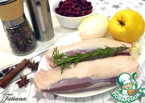 Утиные грудки с айвой под клюквенным соусом Утиные грудки с айвой под клюквенным соусом