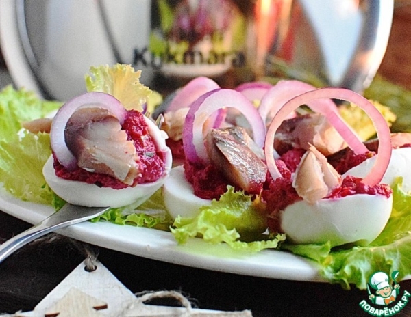 Закуска на яйцах "Аметистовые кольца" Закуска на яйцах "Аметистовые кольца"