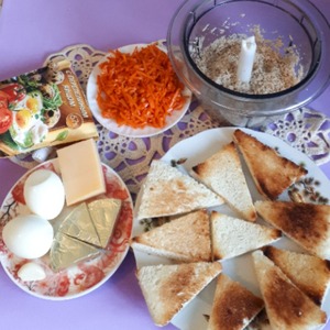 Праздничные бутерброды "Морковки" Праздничные бутерброды "Морковки"