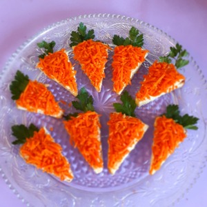 Праздничные бутерброды "Морковки" Праздничные бутерброды "Морковки"