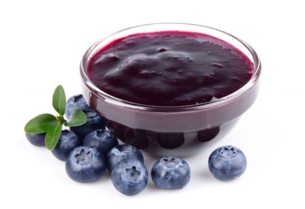 Простое желе из черники с желатином