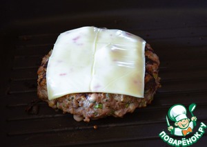 Бургер "Макси-острый" с говяжьей котлетой Бургер "Макси-острый" с говяжьей котлетой