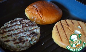 Бургер "Макси-острый" с говяжьей котлетой Бургер "Макси-острый" с говяжьей котлетой