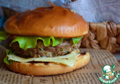Бургер "Макси-острый" с говяжьей котлетой Бургер "Макси-острый" с говяжьей котлетой