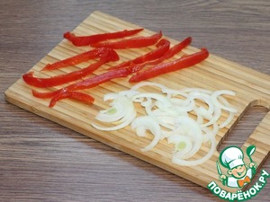 Бургер с котлетой и брусничным соусом Бургер с котлетой и брусничным соусом