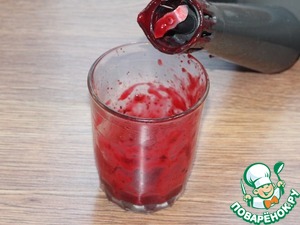 Бургер с котлетой и брусничным соусом Бургер с котлетой и брусничным соусом