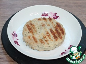 Бургер с котлетой и брусничным соусом Бургер с котлетой и брусничным соусом