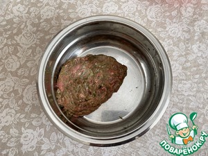 Бургер с котлетой и зеленым луком Бургер с котлетой и зеленым луком