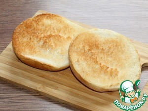 Бургер с куриной котлетой и овощами