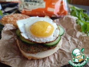 Бургер с овощной котлетой