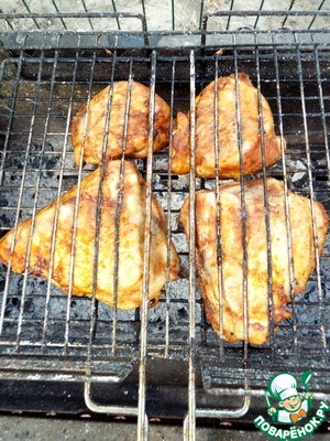 Чизбургер с "рваной" курицей-гриль Чизбургер с "рваной" курицей-гриль