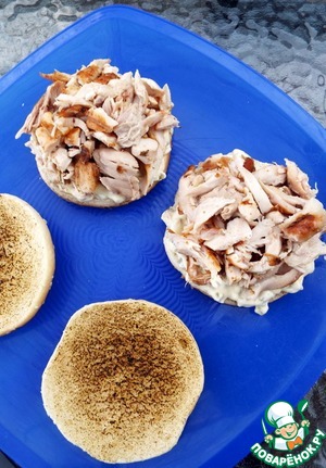 Чизбургер с "рваной" курицей-гриль Чизбургер с "рваной" курицей-гриль