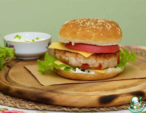 Гамбургер по мотивам "Паприкаш" Гамбургер по мотивам "Паприкаш"