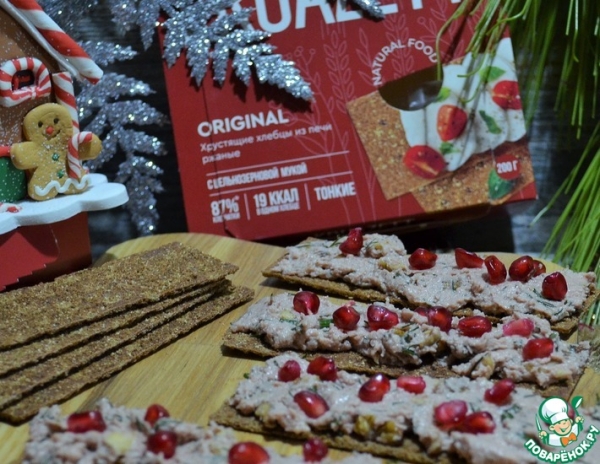 Гусиная печень с орехами и гранатом Гусиная печень с орехами и гранатом