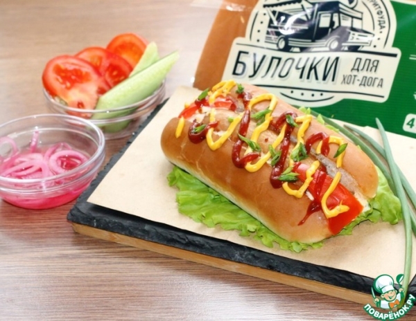 Хот-доги с сосисками и квашеной капустой