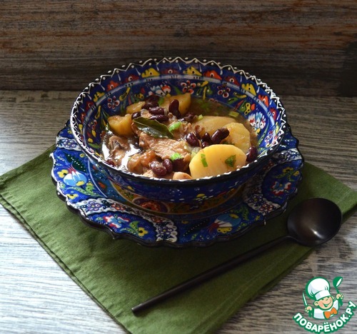 Рагу с картофелем и консервированной фасолью Рагу с картофелем и консервированной фасолью