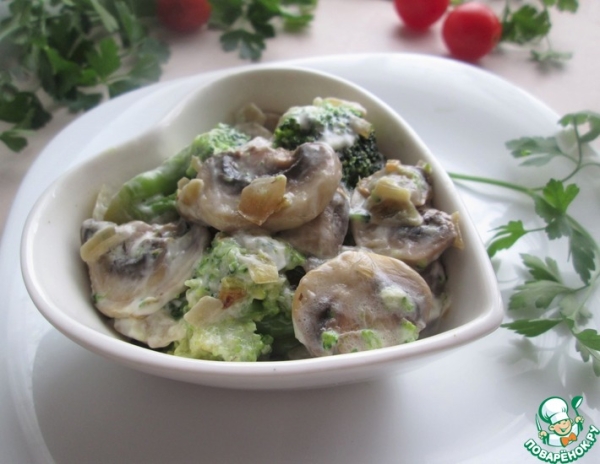 Салат из брокколи с шампиньонами Салат из брокколи с шампиньонами
