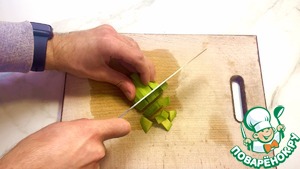 Салат с рукколой, камамбером и медовой курицей Салат с рукколой, камамбером и медовой курицей