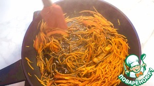 Теплый салат с фунчозой и овощами Теплый салат с фунчозой и овощами