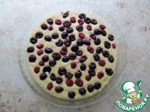 Пирог на растительном масле с вишней