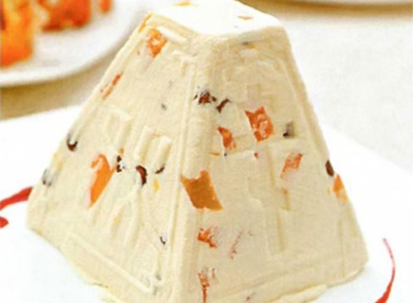 Творожная пасха со сгущенкой, цукатами и изюмом