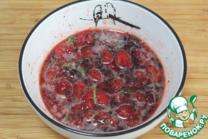 Брускетта с маринованной клубникой Брускетта с маринованной клубникой