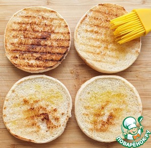 Брускетта с запеченой фетаксой и черри Брускетта с запеченой фетаксой и черри