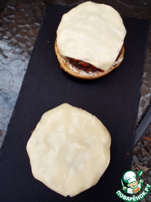 Бургер с двойным сыром Бургер с двойным сыром