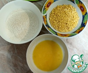 Бургер с наггетсами и капустным салатом Бургер с наггетсами и капустным салатом