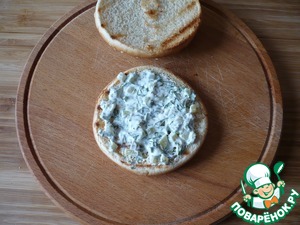 Бургер с шампиньонами и куриным филе Бургер с шампиньонами и куриным филе