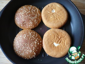 Бургер с шампиньонами и куриным филе Бургер с шампиньонами и куриным филе