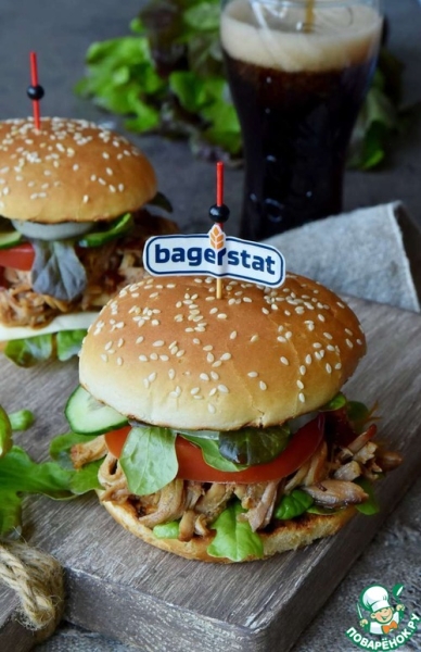 Бургер со свининой тушеной в пиве