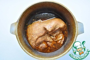 Бургер со свининой тушеной в пиве