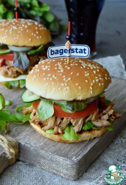 Бургер со свининой тушеной в пиве