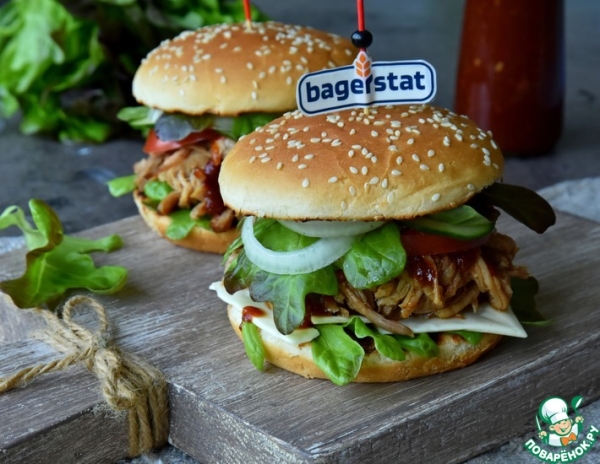 Бургер со свининой тушеной в пиве