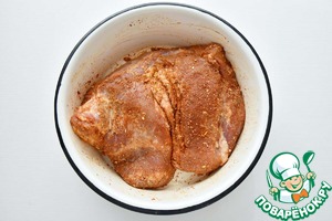 Бургер со свининой тушеной в пиве